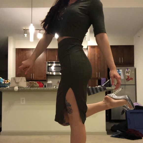 H&M Crop Top and Pencil Skirt - Picture 2 of 4